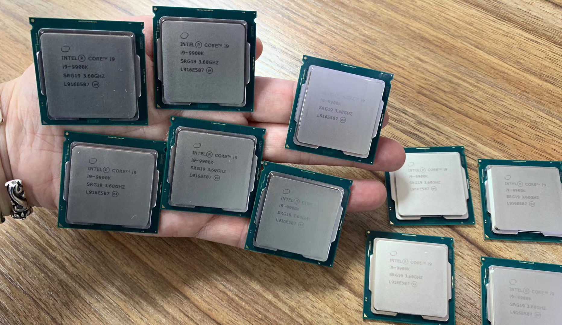 CPU Intel Core i7-11700 CPU 2.5GHz LGA1200 🔥 [XẢ KHO CPU GIÁ RẺ] - CẬP NHẬT BẢNG GIÁ LẺ & SỈ MỚI NHẤT (26.12