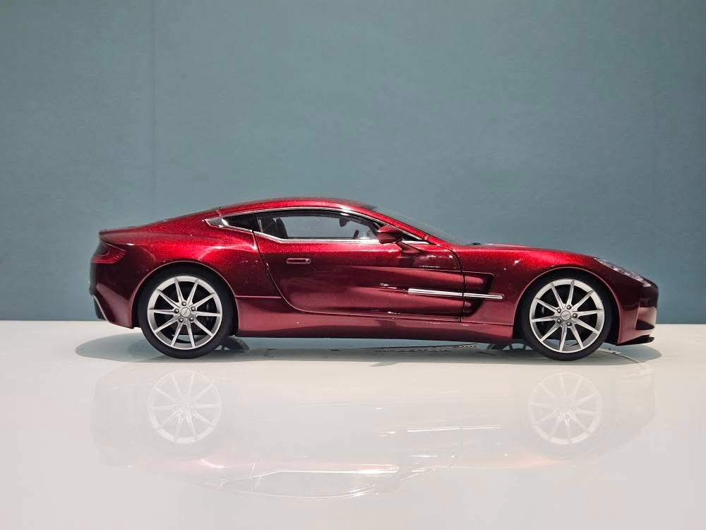Autoart Aston Martin One-77 1:18 scale model review