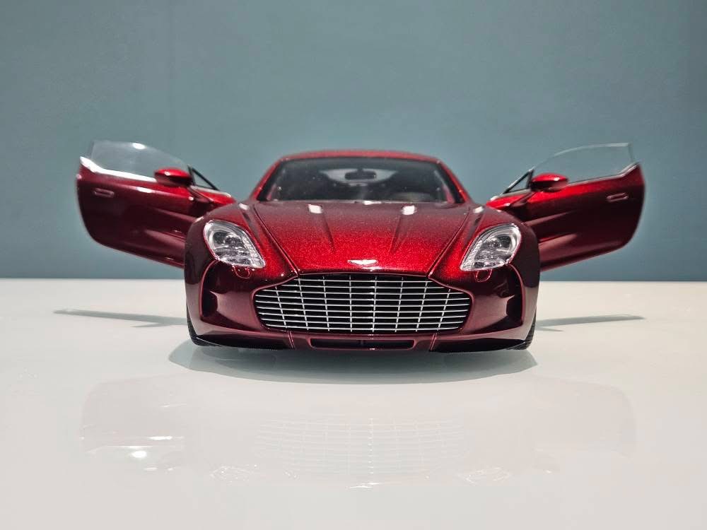 Autoart Aston Martin One-77 1:18 scale model review
