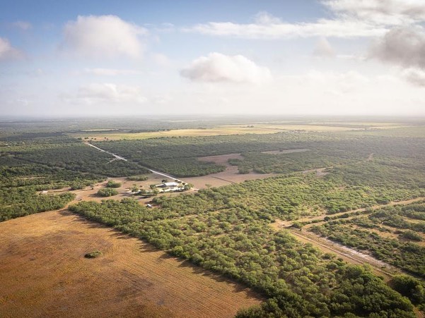Texas LandMen - The 602 +/- acre Triple 8 Trophy Ranch is...