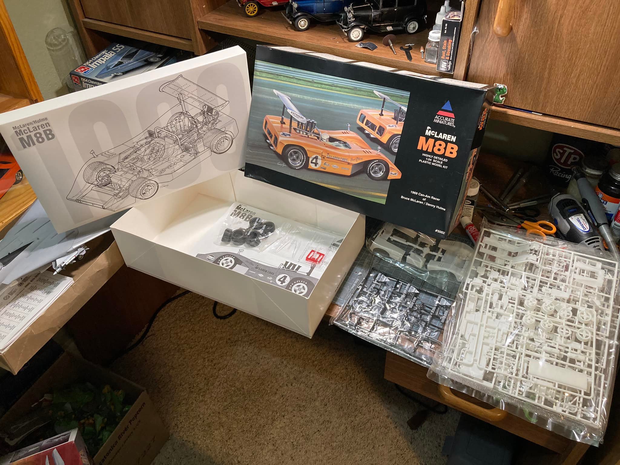 1/24 scale McLaren M8B model kit review