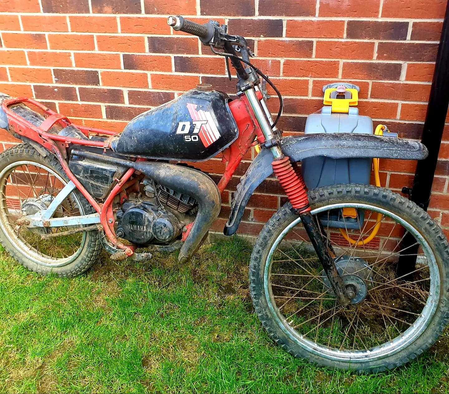 Wondering it the yz 50 engine is the same as the dt 50 anyone able 