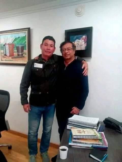 A una por ser negra la discriminaban... - Fernando Hinestroza | Facebook