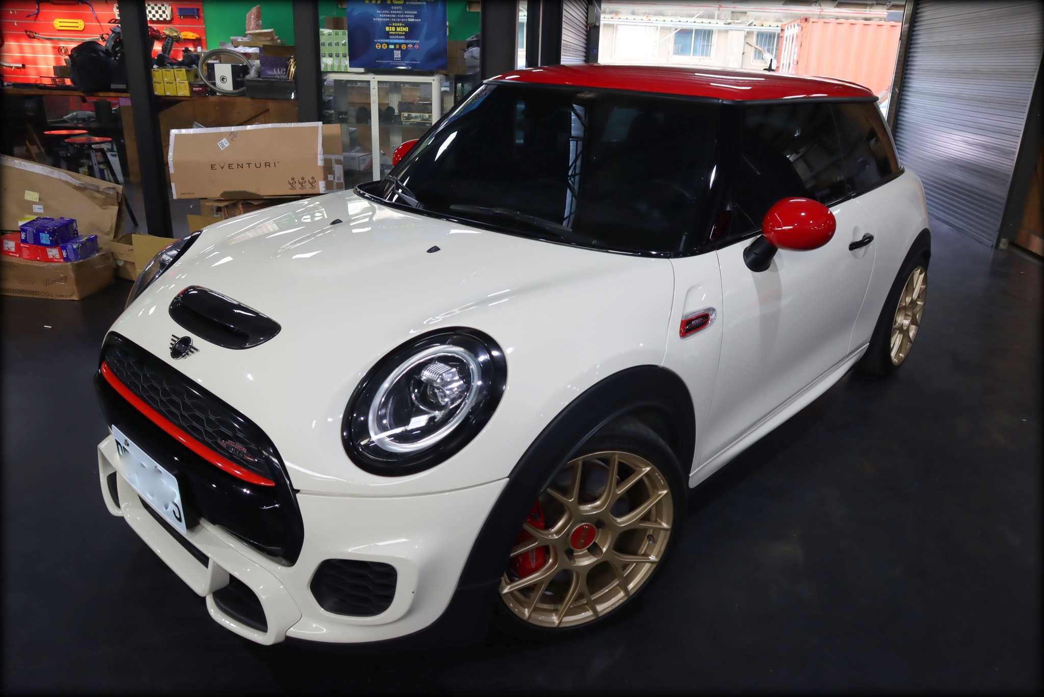MINI F56 JCW231 換裝 EVENTURI 碳纖維進氣系統... - 布魯商行(Blues Garage)