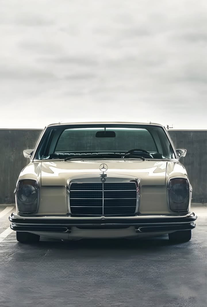 Super - 1968 - 1975 Mercedes-Benz 250 Coupe W114/ design by Paul Bracq ...