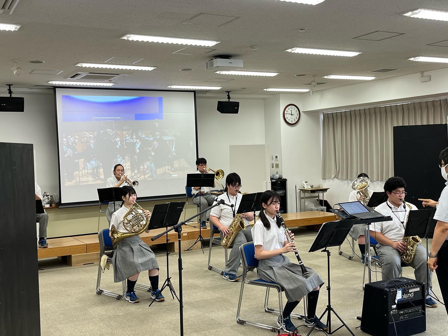 城西大学附属城西中学高等学校 - しいの木祭のステージで久々の音楽演奏が多く見られました。吹奏楽部、弦楽部、合唱部、ギ... | Facebook
