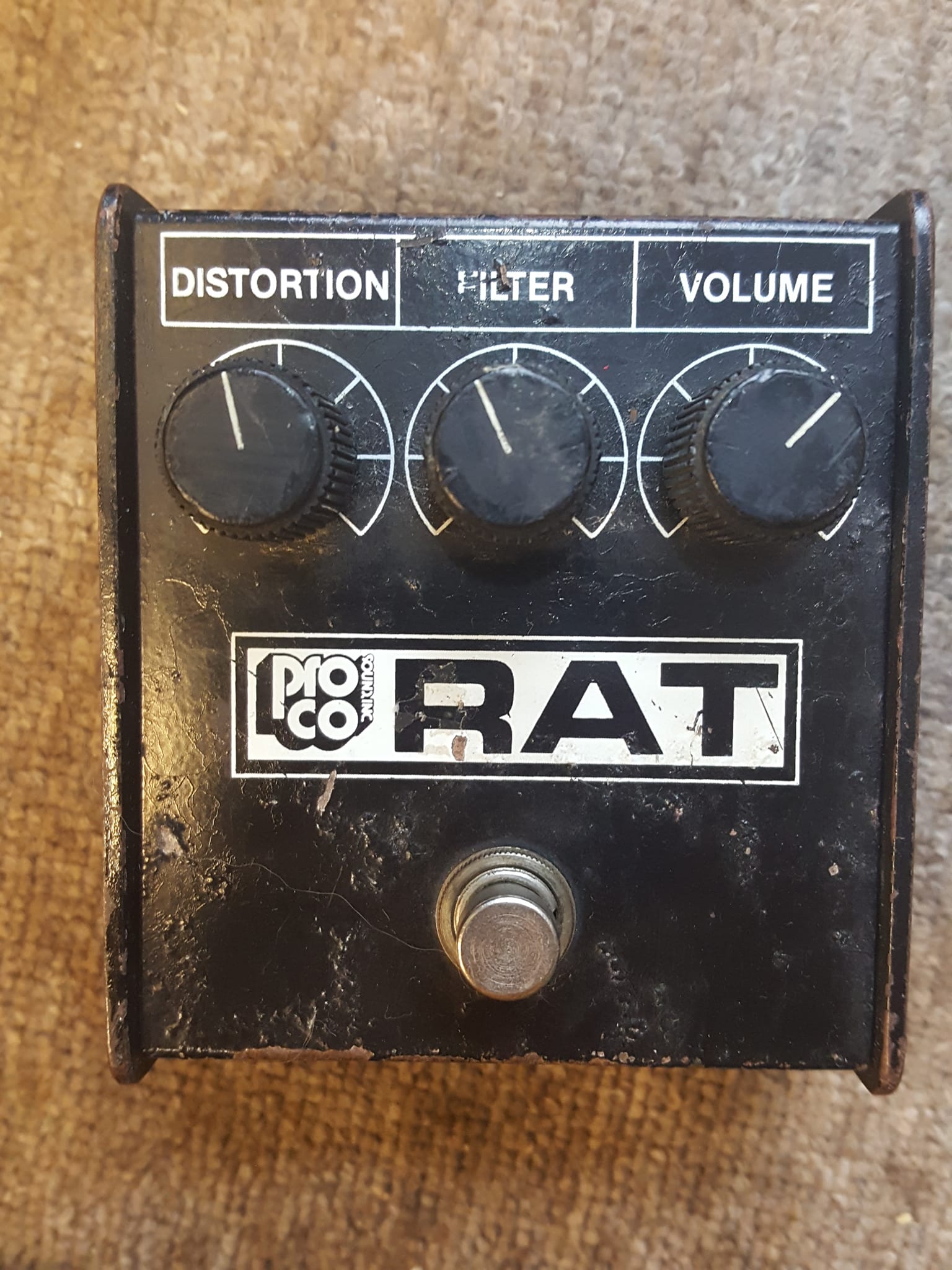 What does a vintage '86 small box Rat pedal look like?