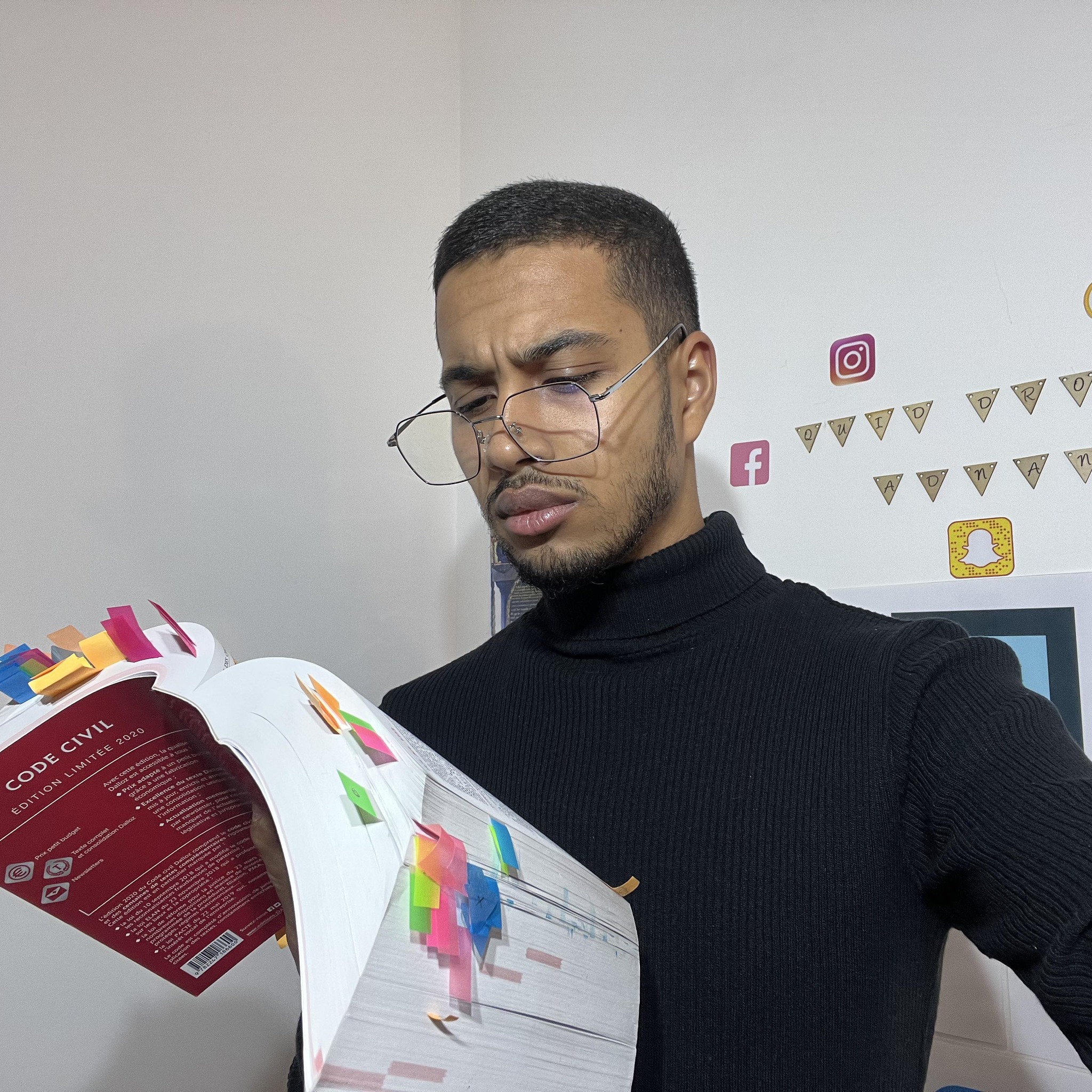 Le CESEDA prévoit un titre spécial pour le père ou la mère d’un enfant ...