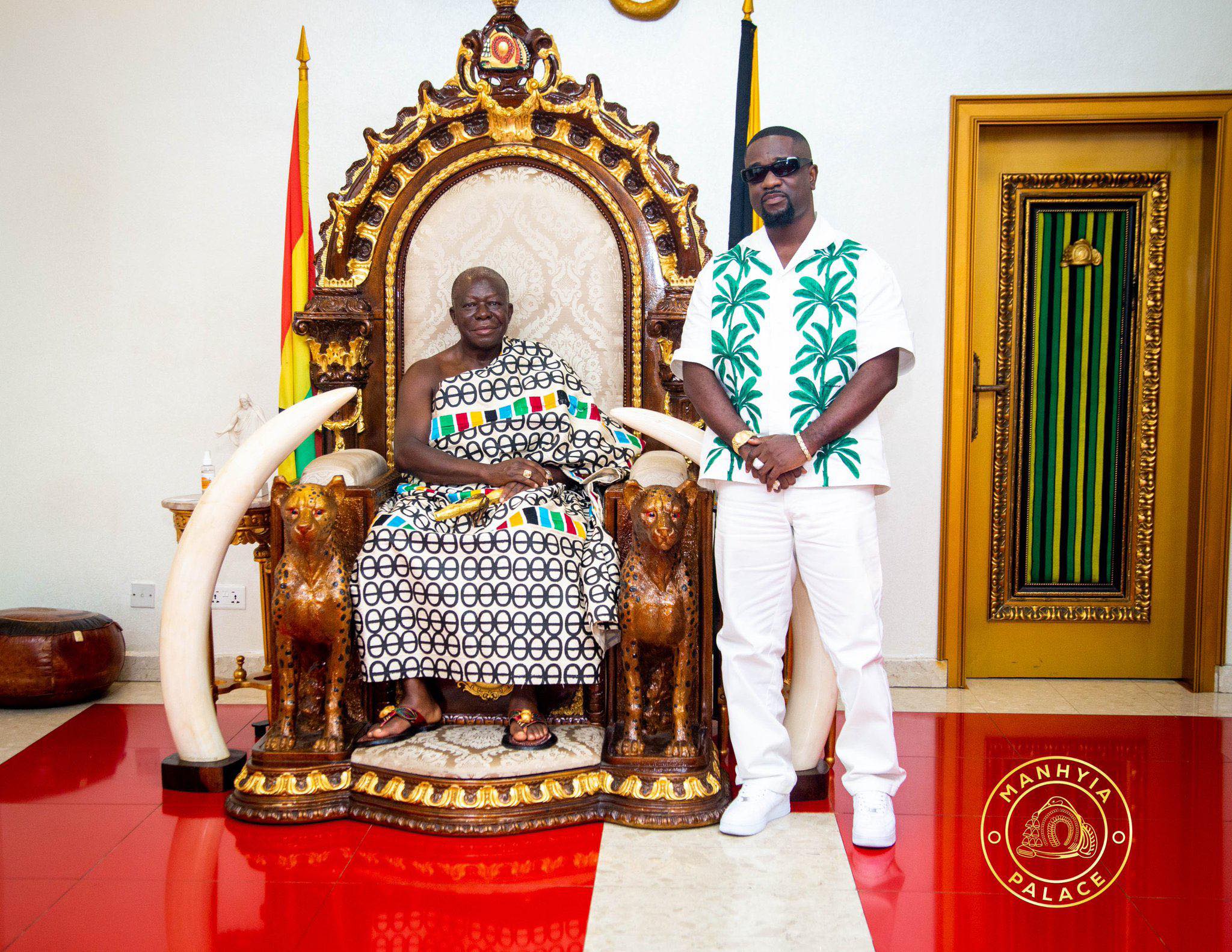 We - Rapper, Sarkodie visits the Asantehene, Otumfuor Osei Tutu II, at ...
