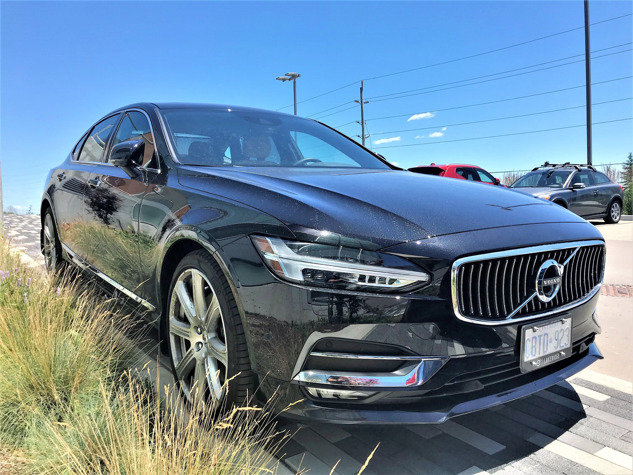 The Volvo S90 shining bright this... - Volvo Cars Lakeridge | Facebook