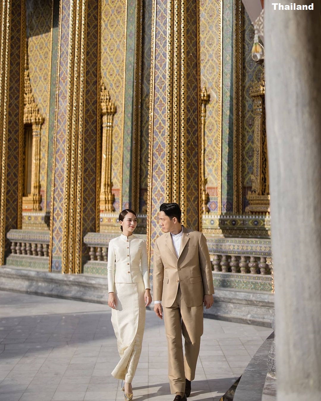 Thai - Baitoei Zuvapit (ใบเตย สุวพิชญ์) in the Thai Chitlada Costume ...