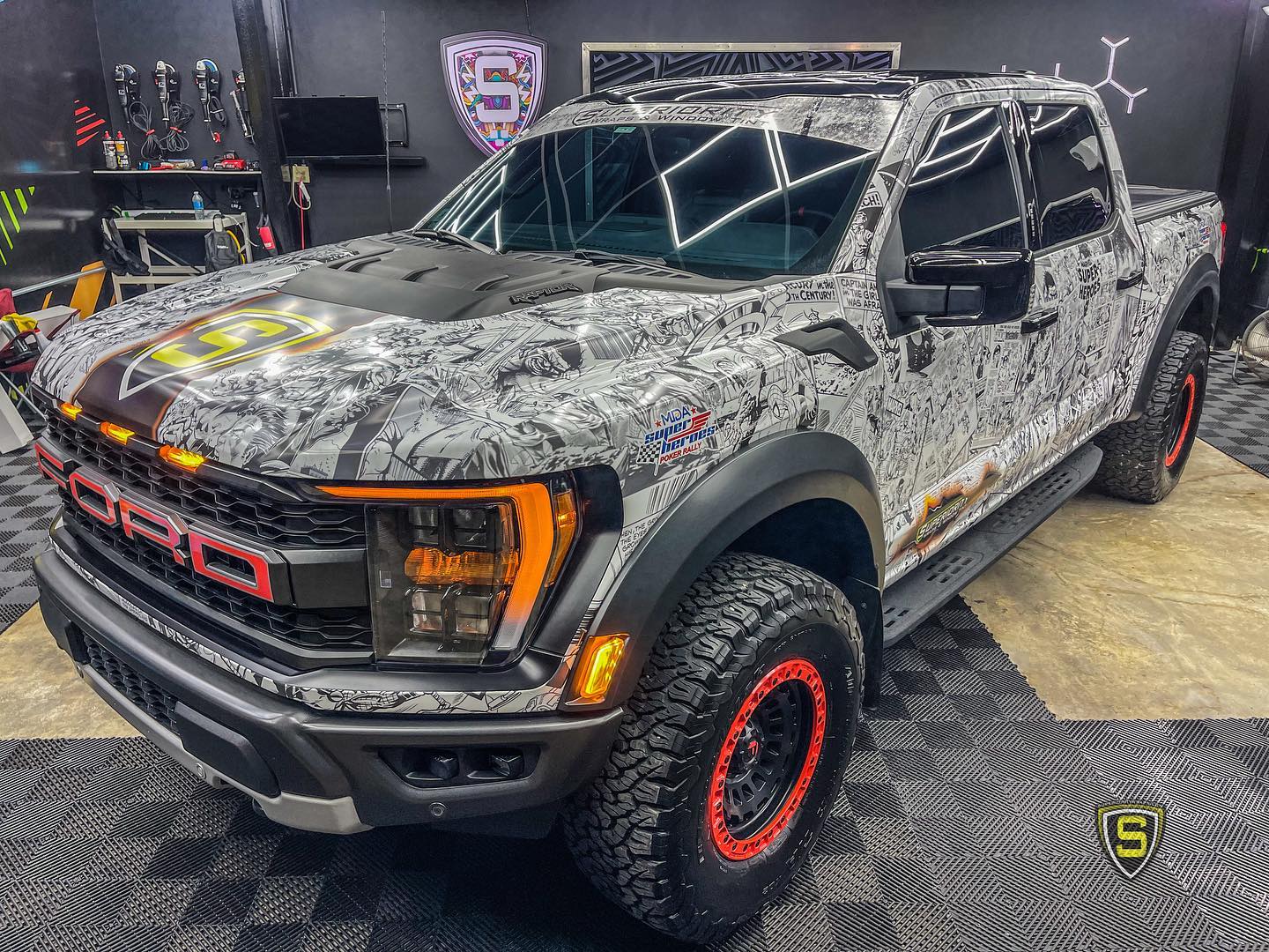 La Raptor Comic lista... - Superiority Wrap & Window Tint