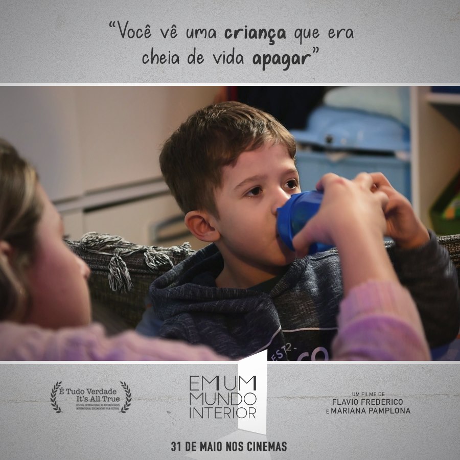 Um diagnóstico de autismo exige... - Em um Mundo Interior