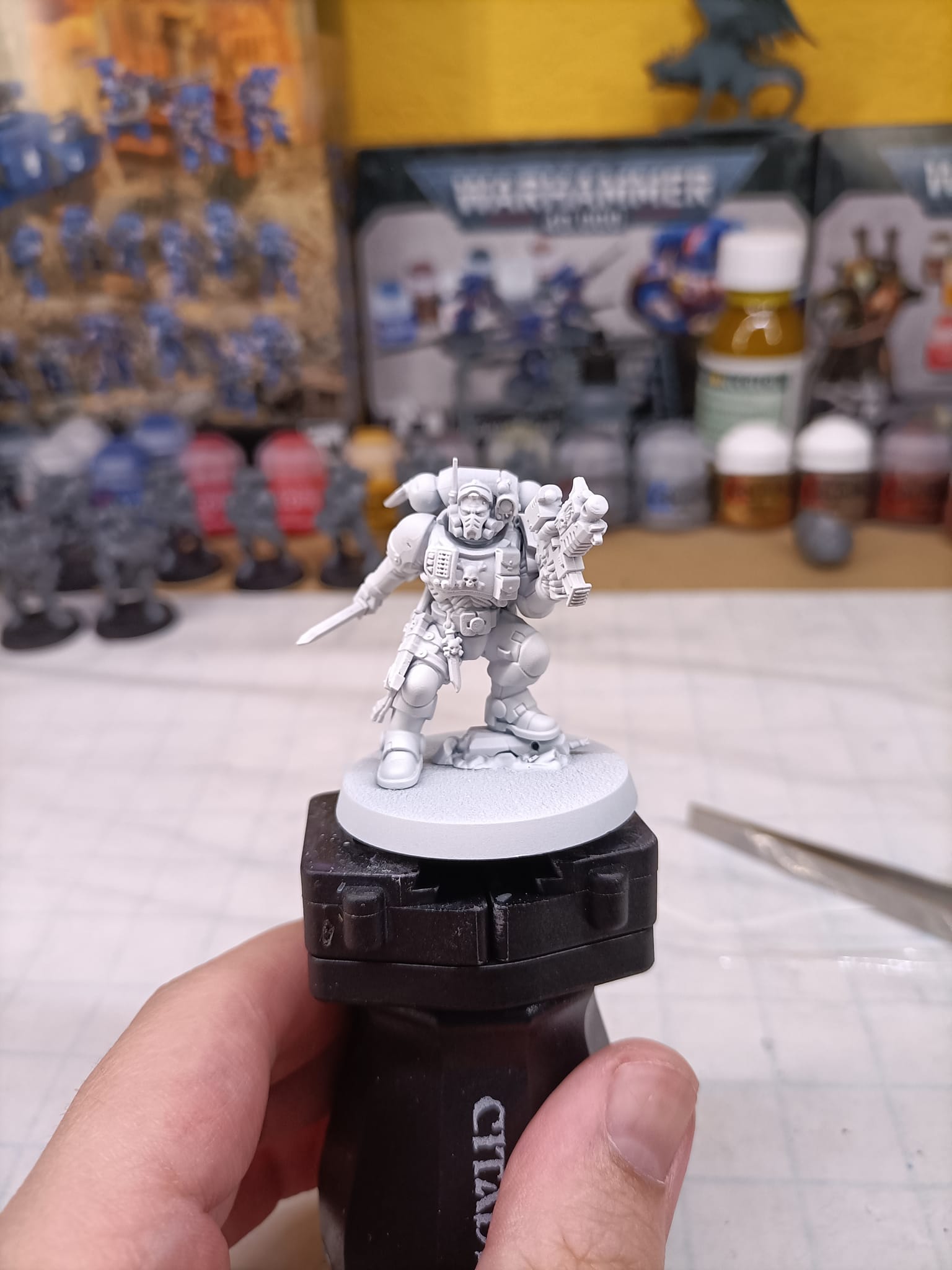 Nuln oil vs Drakenhof nightshade : r/Warhammer