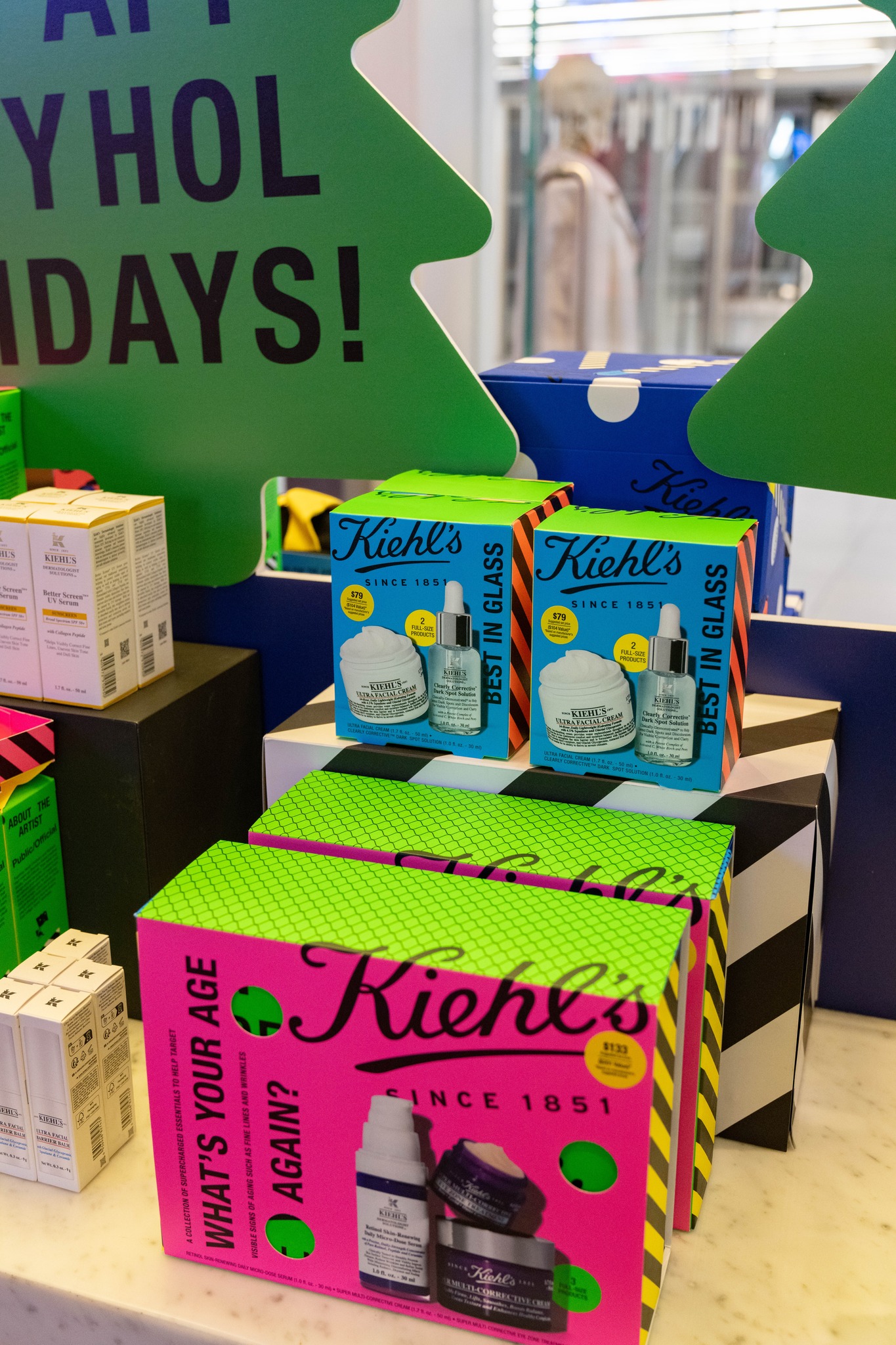 ?✨ Unbox Holiday Joy with @kiehls! ✨? Looking for the perfect 