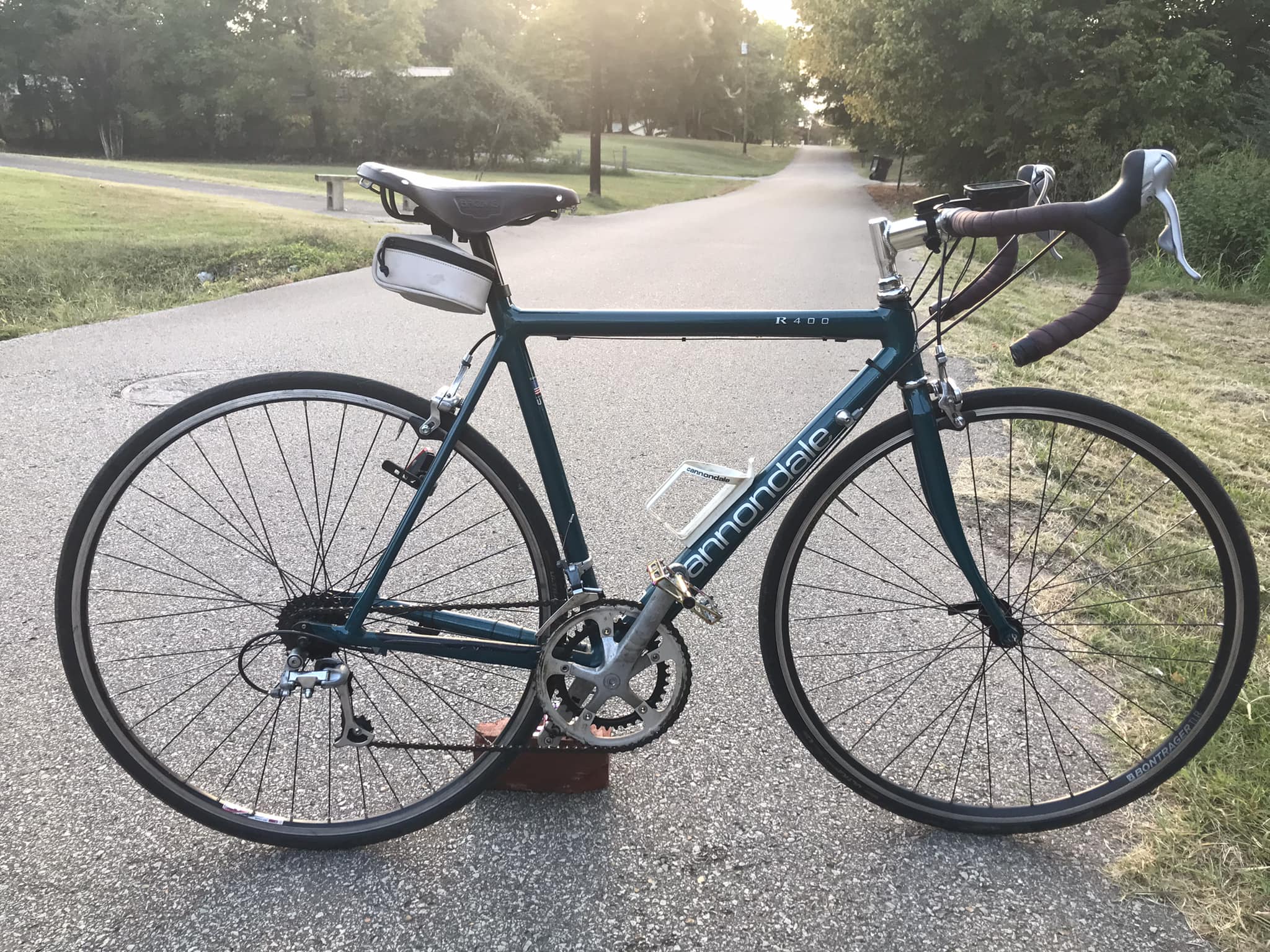 Can I modernize my 1995 Cannondale R400 with carbon fiber forks