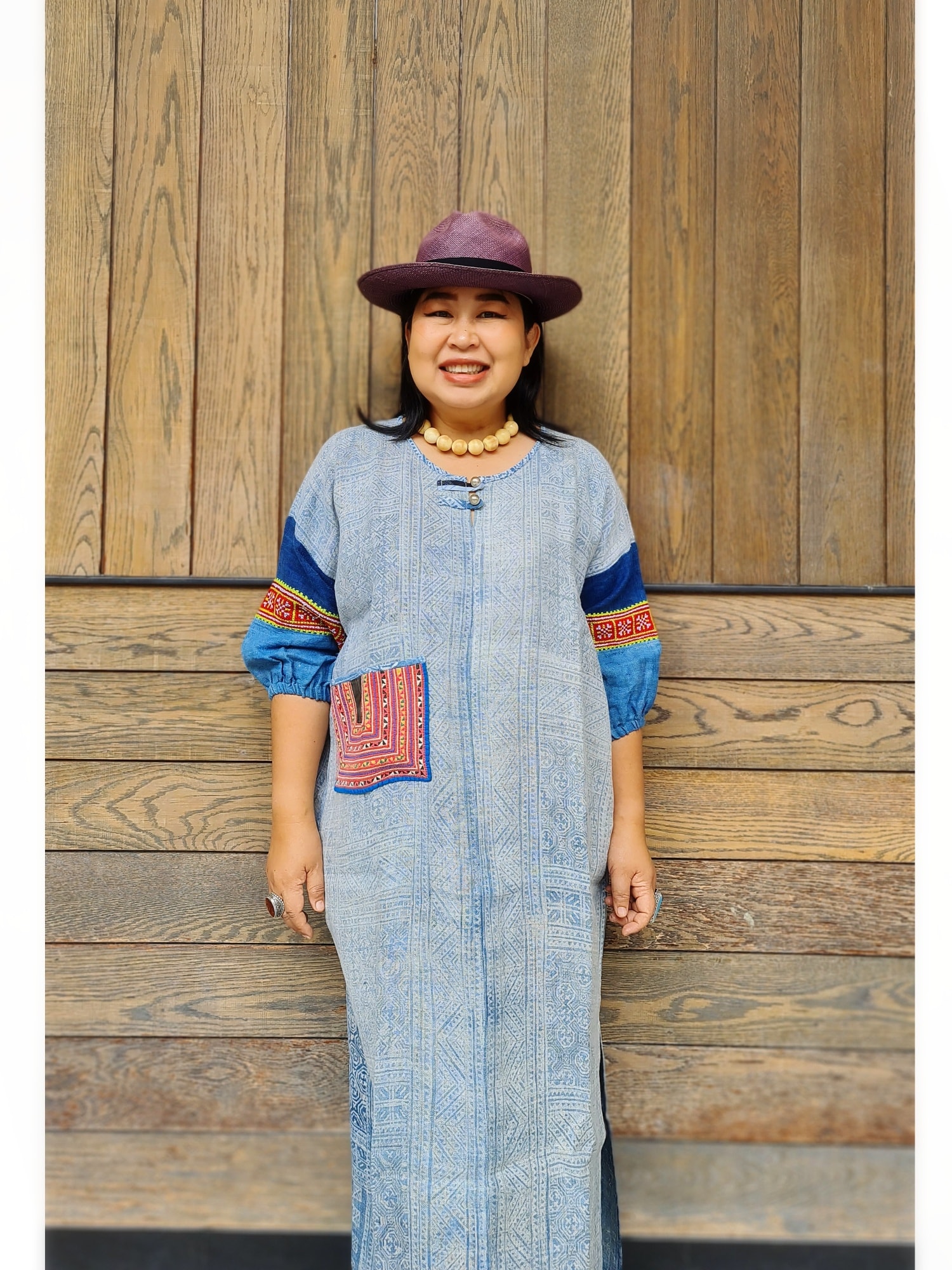 เดรสยาว คอกลม ผ้าใยกัญชงเขียนเทียน ลายโบราณ ทรงแขนต่อ ปลายแขนจ๊ำ แต่ง ...