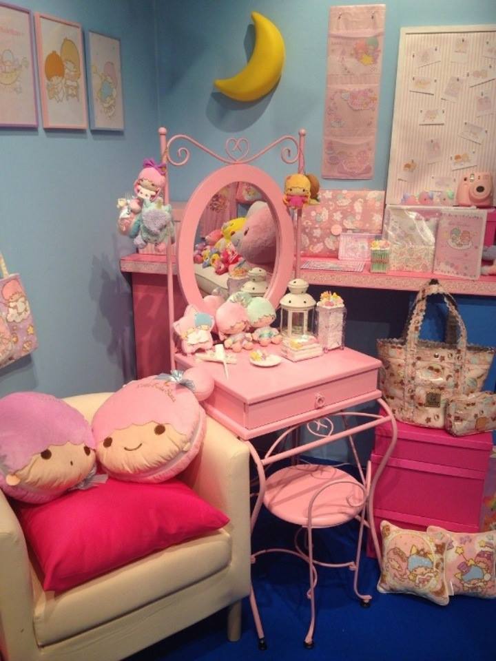 Sanrio Japan サンリオ キキ ララ ケアベア展明日スタート いよいよ明日から渋谷パルコミュージアムで開催 ちょっとだけ先取りで展示会場の様子をご紹介します ぜひ遊びにきてね Http Sanrio Eng Mg A86ab Facebook