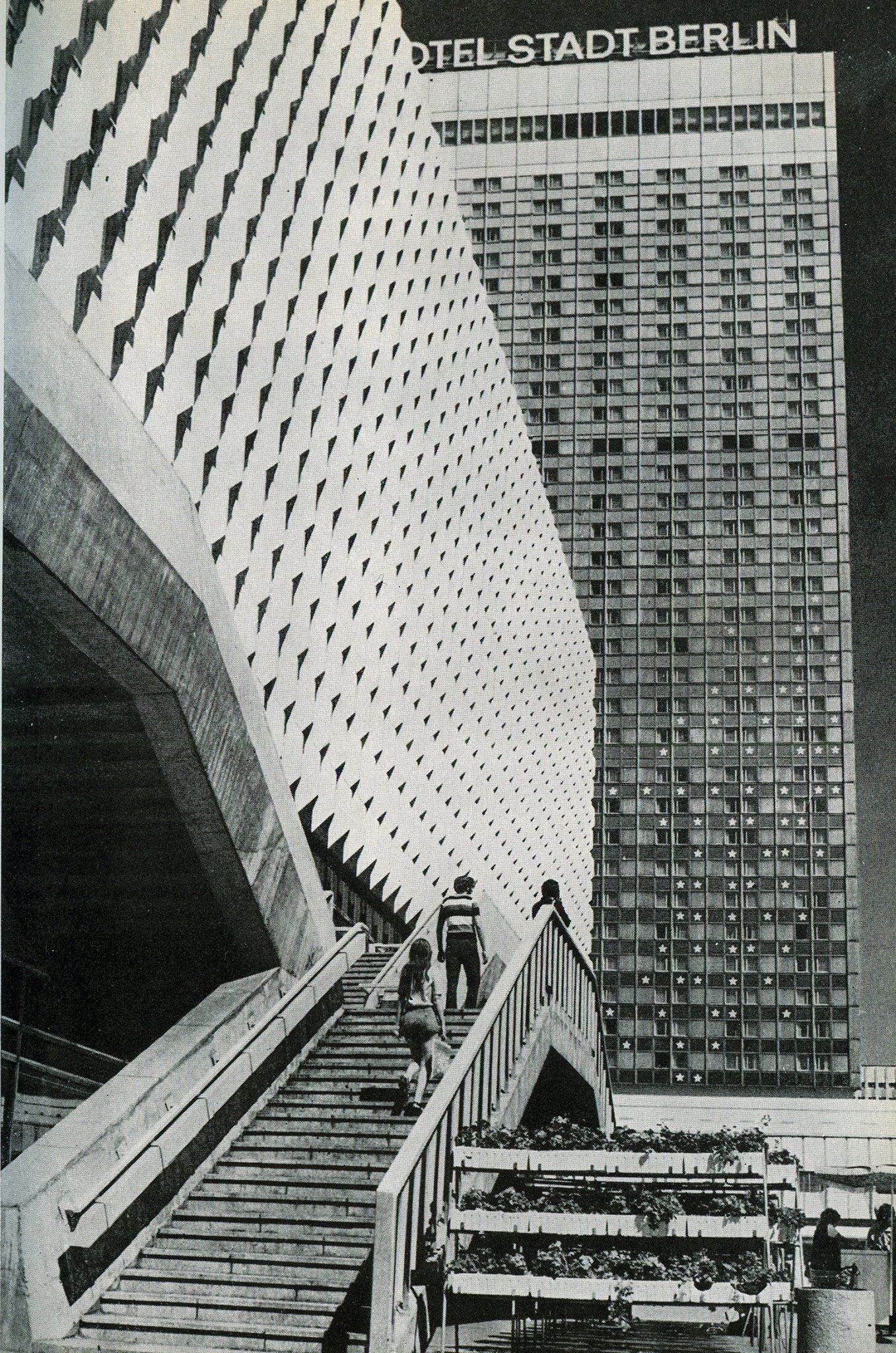 Soc Mod - Galeria Kaufhof Berlin-Alexanderplatz, Berlin,... | Facebook