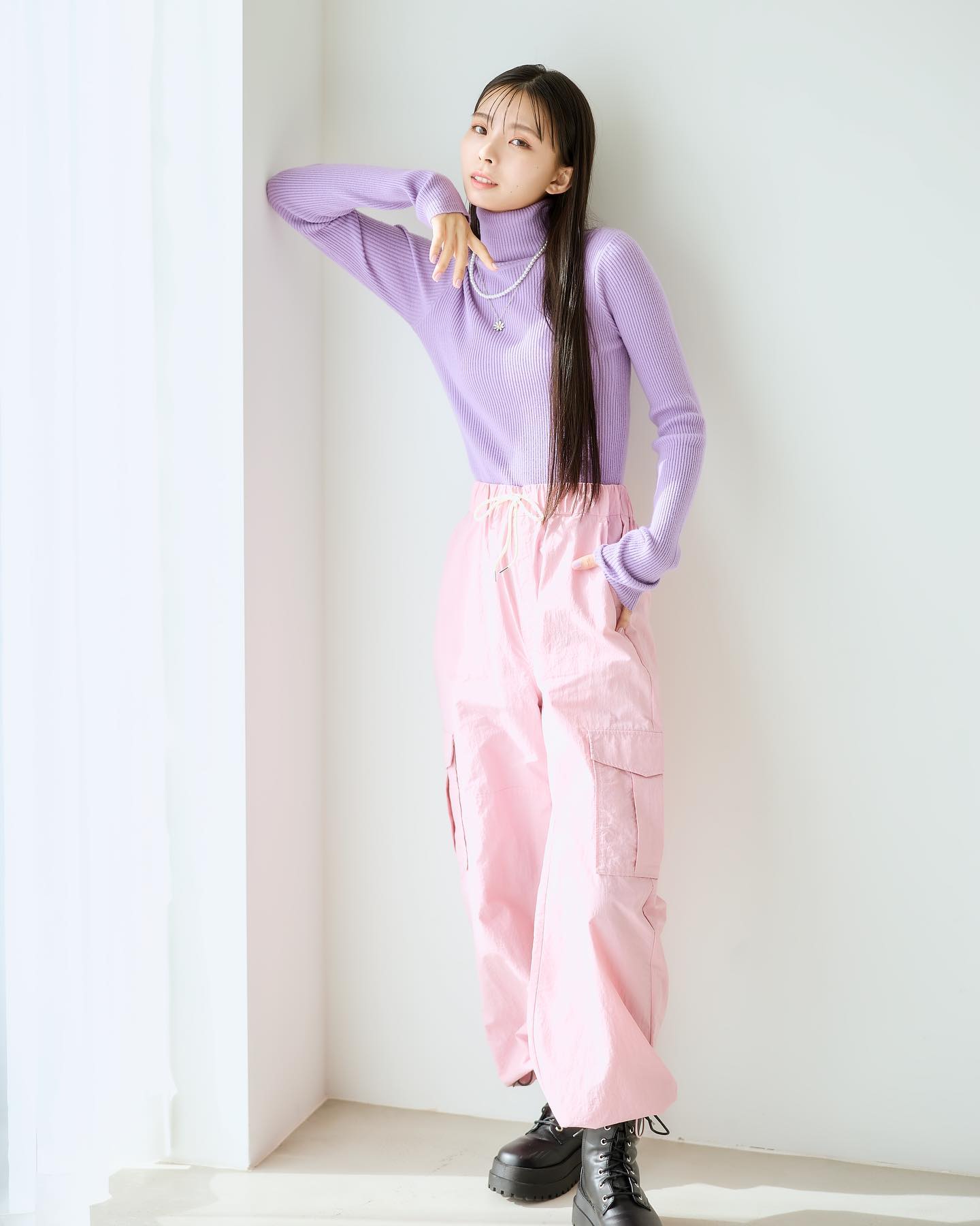 春色といえばピンク🌸 春イチオシのカーゴパンツに華やかなパステル