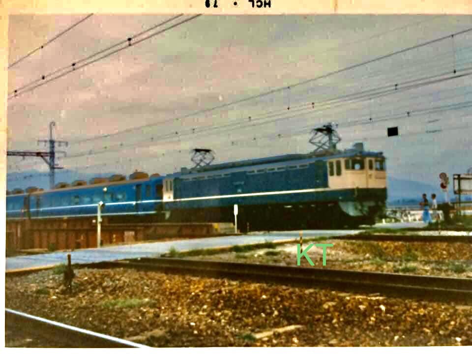 EF65 1128 locomotive with Chiki 5500 flat cars at Shin Yamaguchi