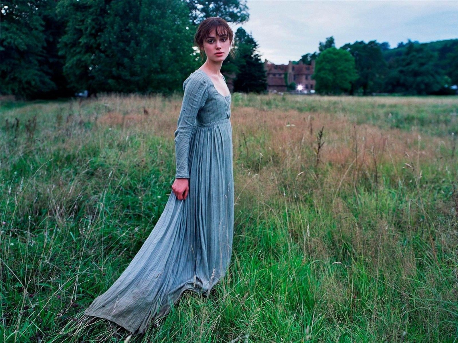 pride and prejudice green dress Miss Elizabeth Bennett's (Kiera Knightley) costume from & Prejudice. Sorry, the lighting in this photo sucks ld sibling