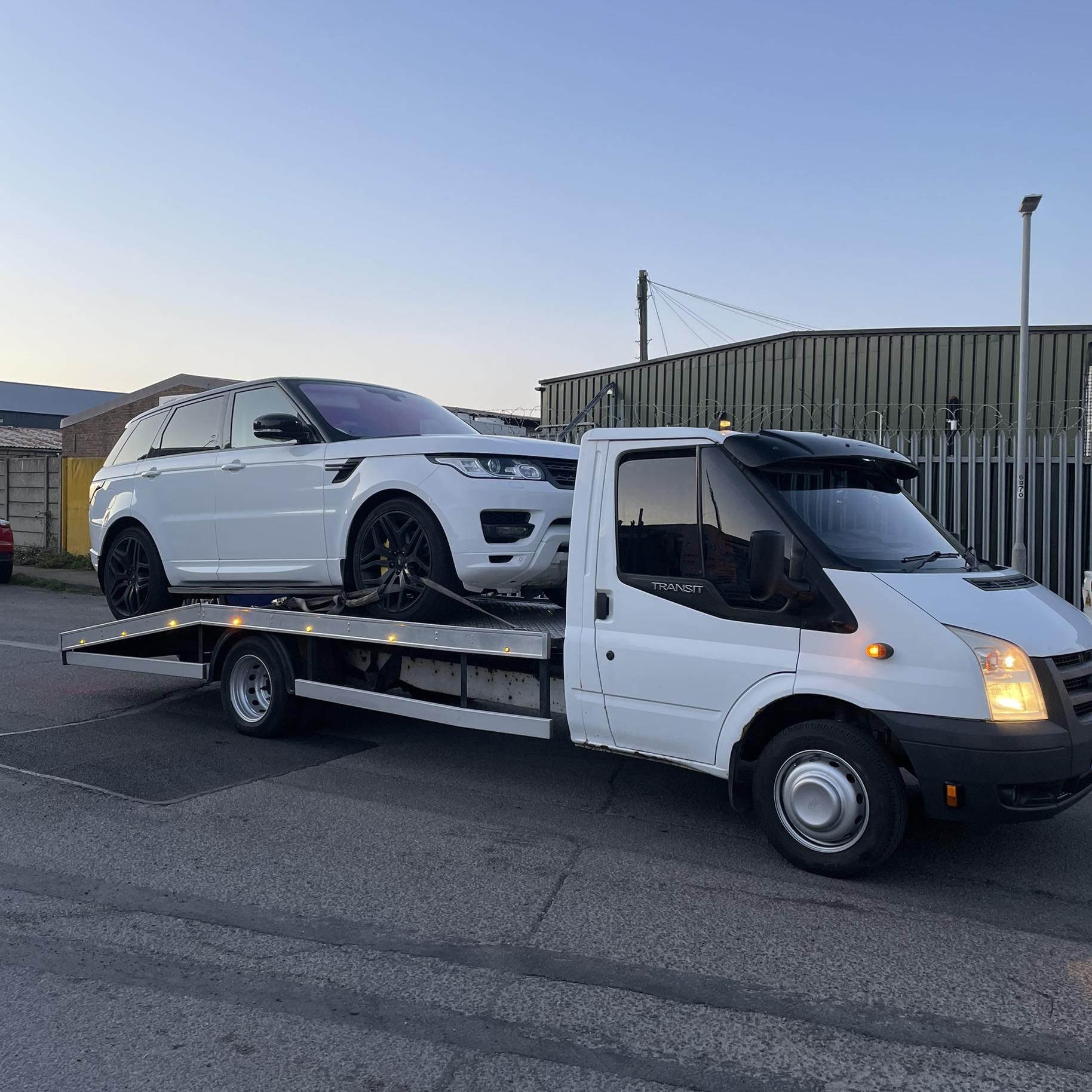 Canvey Island | Does anyone have a low loader or know someone who has ...