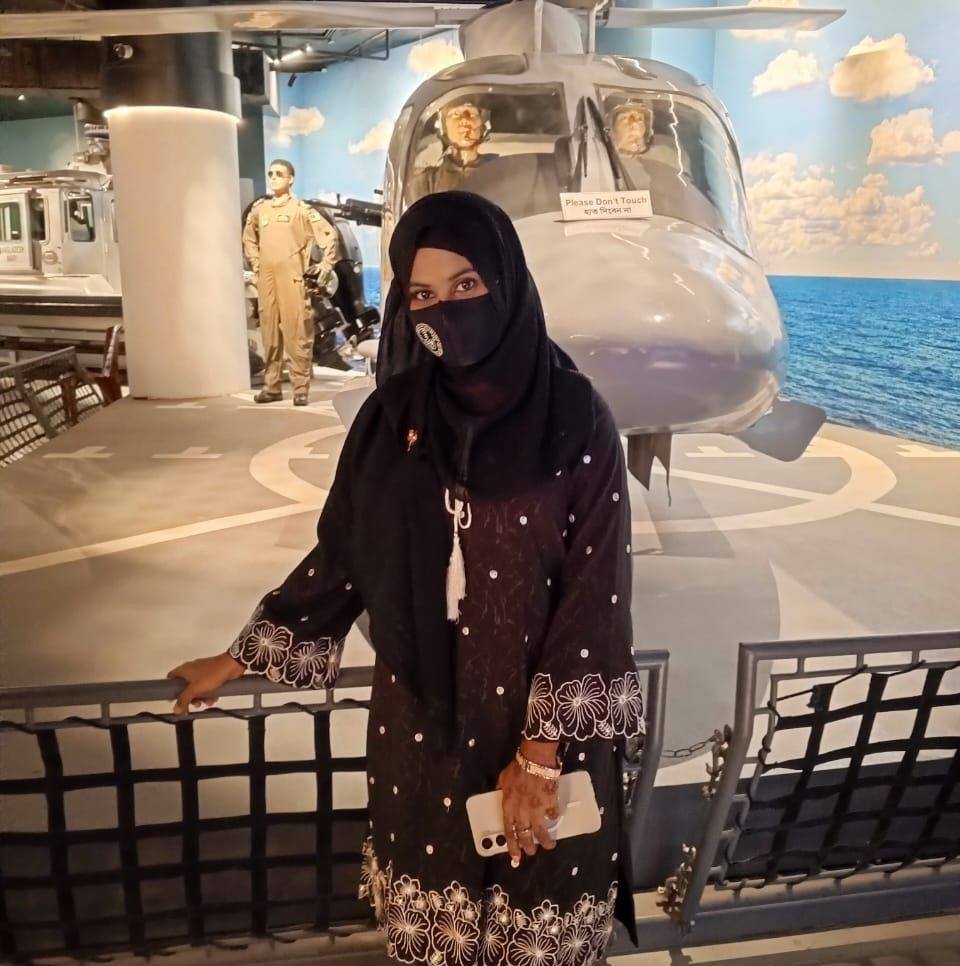 Uni Aktar Riya