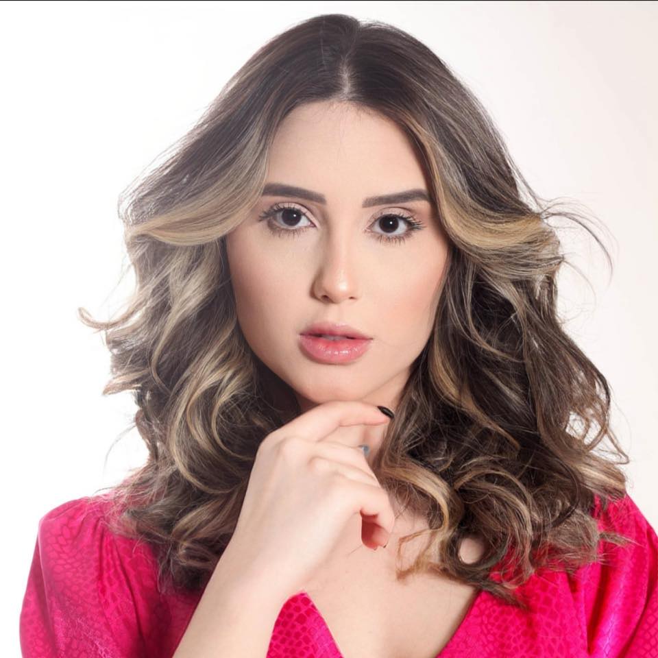 Dra Lara Antonelli Harmonização Orofacial