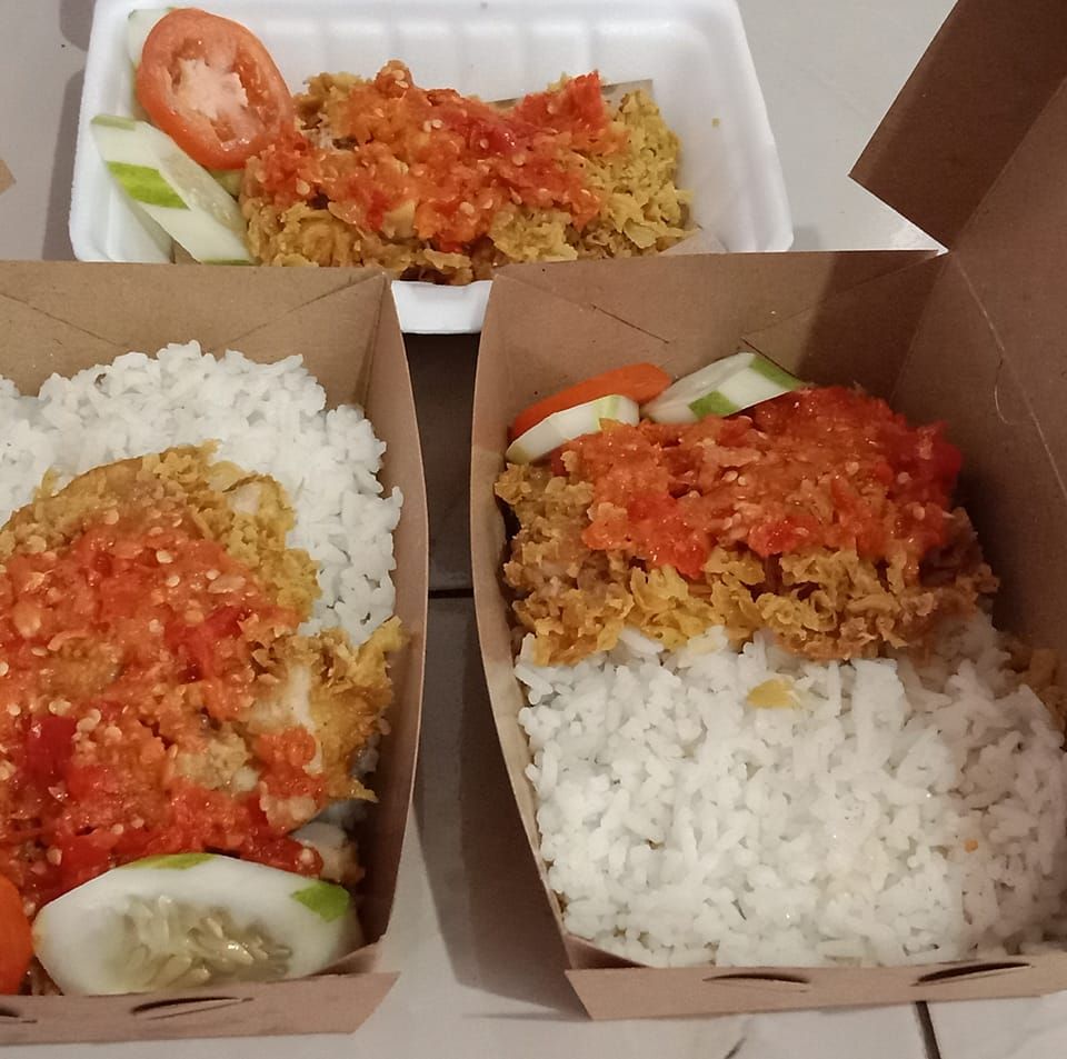 java fried chicken kroya | Cilacap Regency