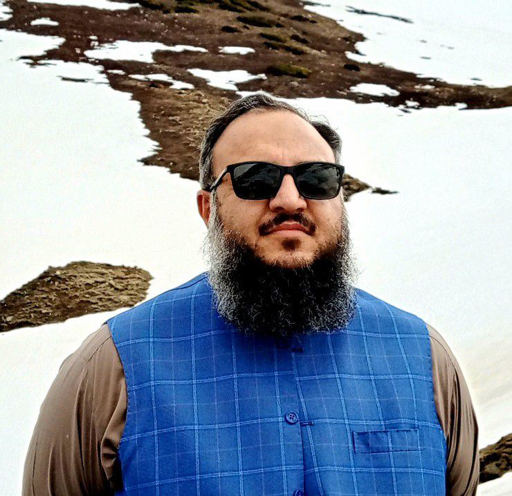 تم سلامت رہو یہ بہت ہے ہمیں 🙏 سارے دشمن بھلا کر کھڑے ہیں یہی ️ دے صدا