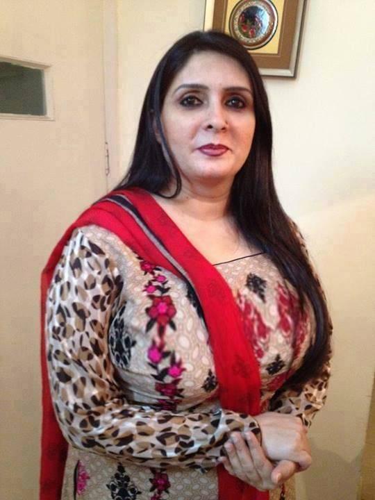 ayesha-aunty