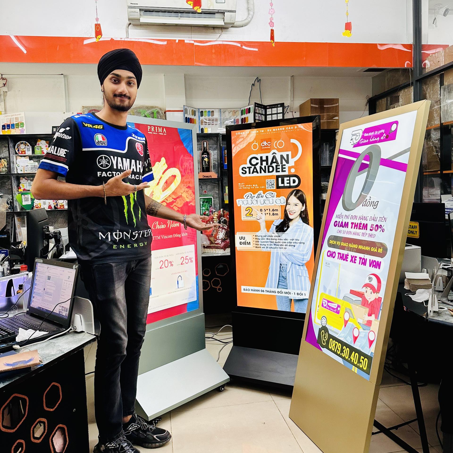 Standee quảng cáo - Standee để bàn