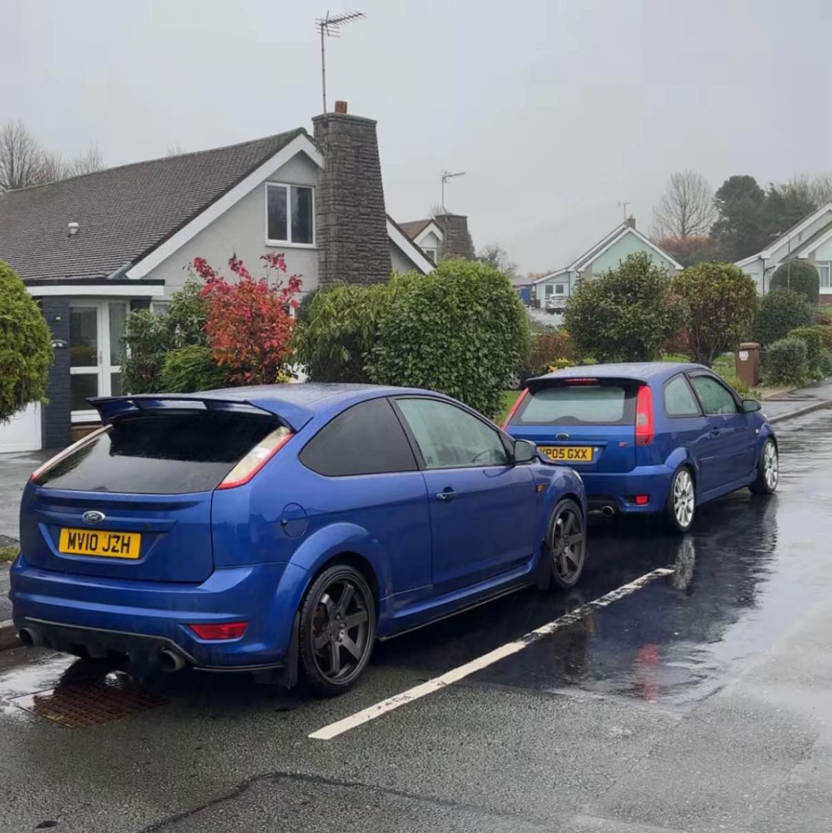 What's on in Tywyn | Scammer about in tywyn with a fake ee id badge ...