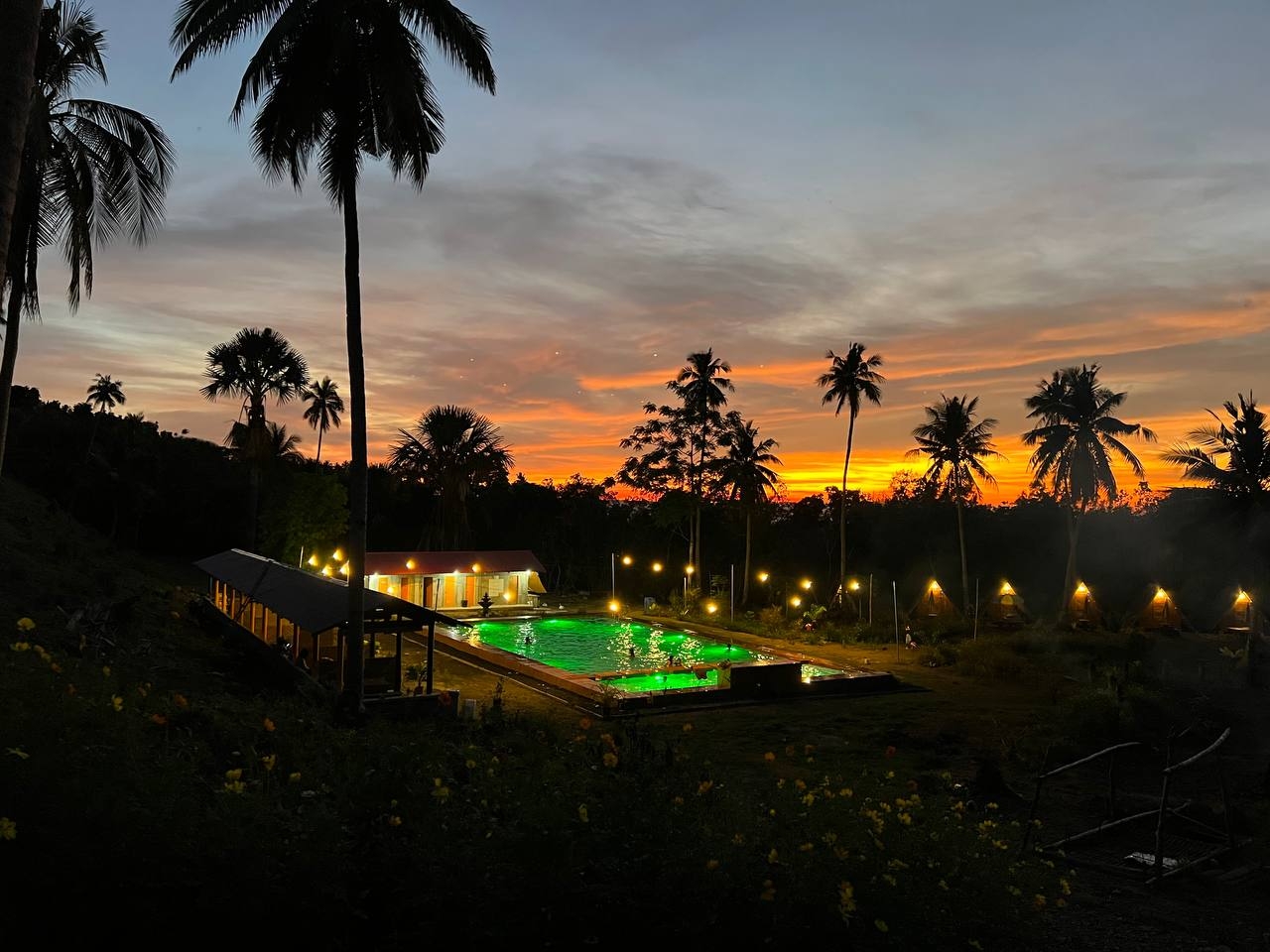 Lohong Beach Camp