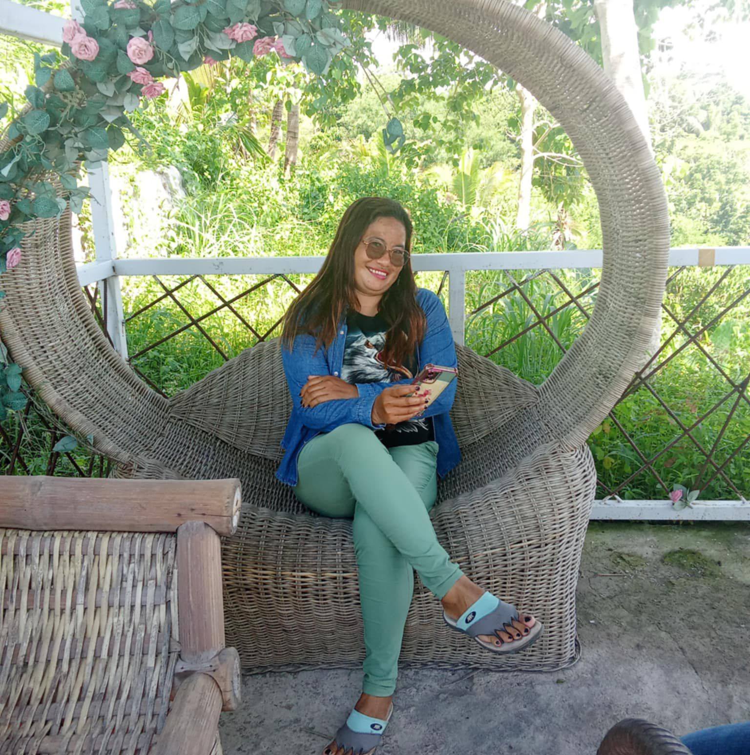 Happy to see her laughing ️ ️ ️ With Rene Baterbonia 2.0 from Sagayen ...