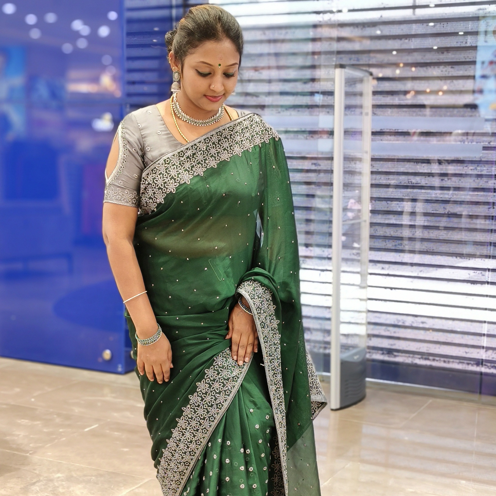 Revathi R