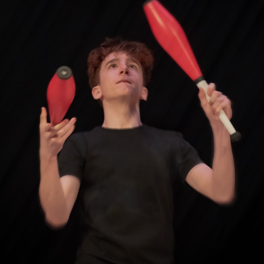 Juggling vs. Minecraft | Fly Juggler