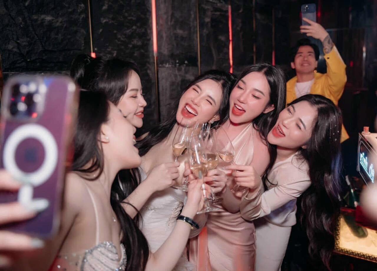 河內最vip Ktv夜總會 8888