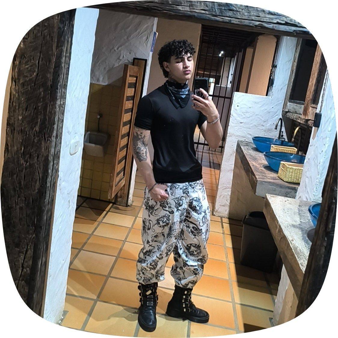 Sebas Salazar
