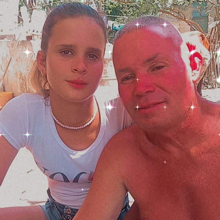 maria nely - Hoy es el día internacional de comer torta 🥹🥹🥹 🩷🥵 | Facebook