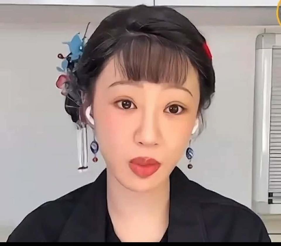 Xe Xúc Rác Cbiz Đi Đổ