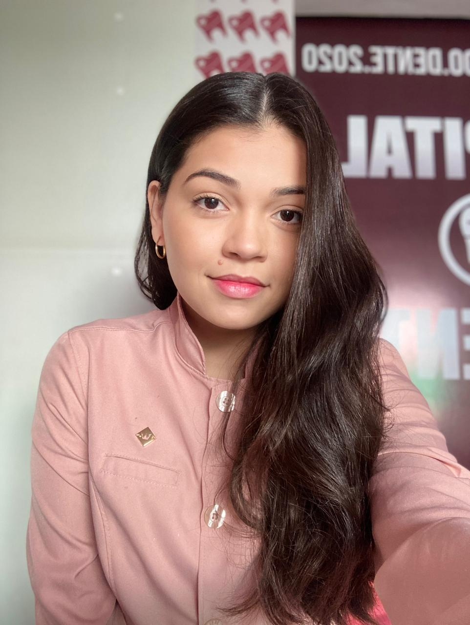 Dra. Inara Santos Cirurgiã Dentista
