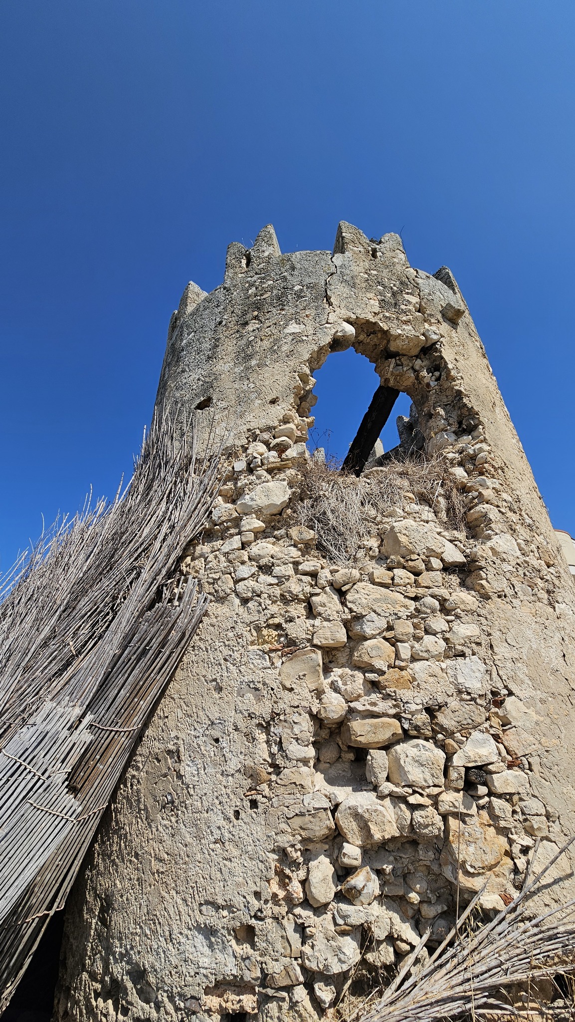 salviamo-le-torri-di-varano-di-ischitella-fg