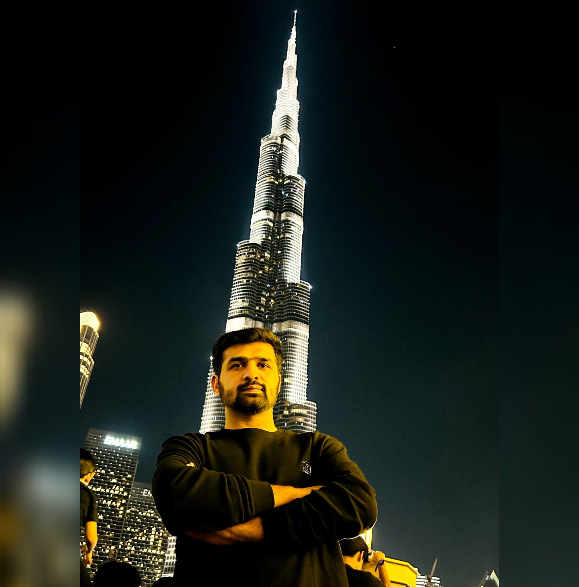 Bilal Ahmad - کارخانے کے منیجر نے دیکھا کہ ایک نوجوان... | Facebook