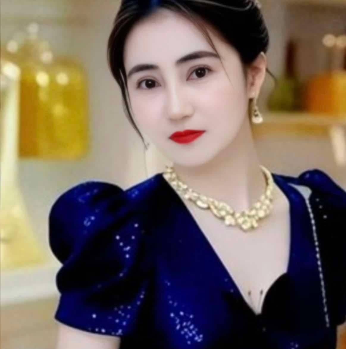 Tắm dưỡng kết hợp bôi kem đều điii ạ , có chăm là có TRẮNG BẬT TONE ...
