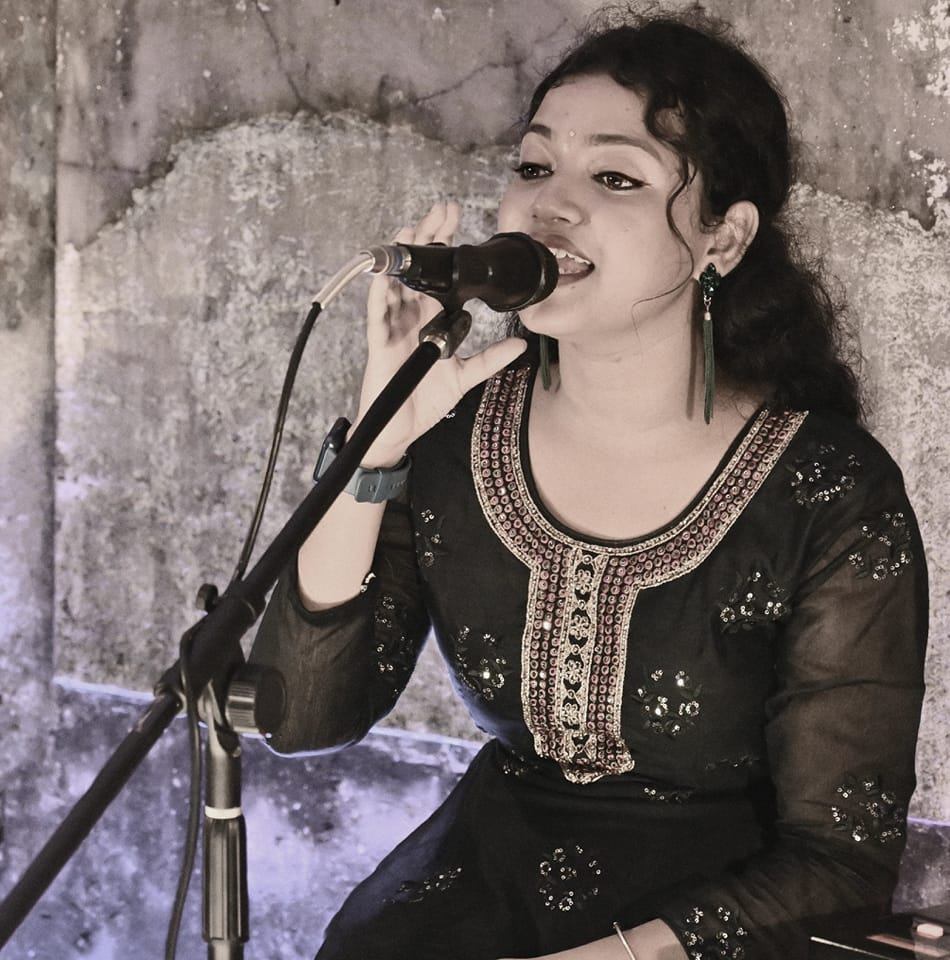Singer Saheli Official