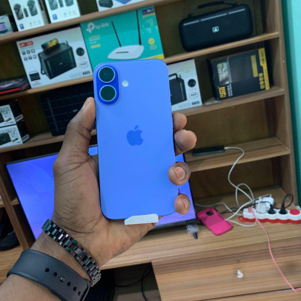 REGUEB SERVICES الـرقــاب للــخـدمــات | Iphone 13 po max bleu bon état ...