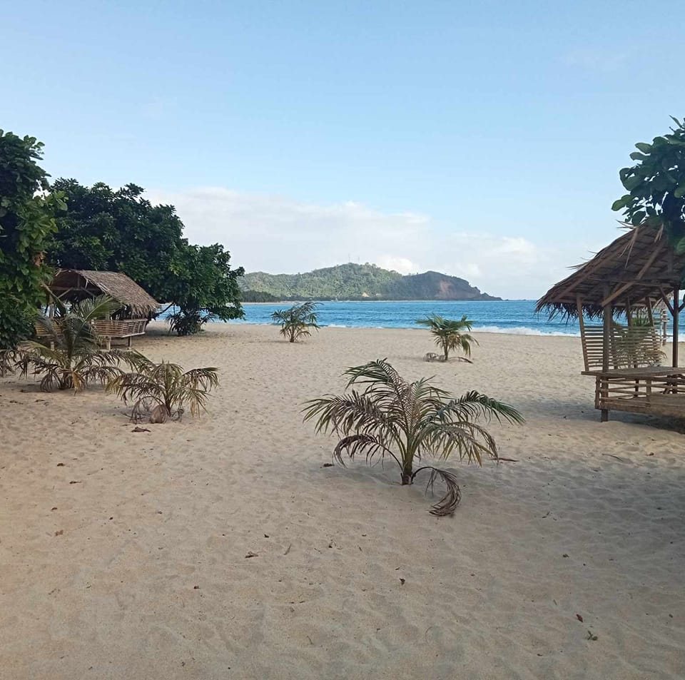 D' First Time Beach Resort