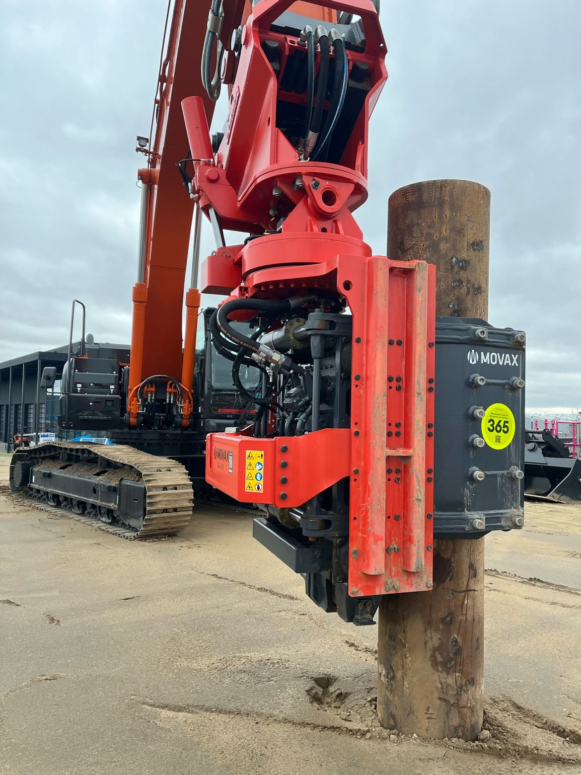 MOVAX Hydraulic Piling Hammers on Site! Understanding equipment ...